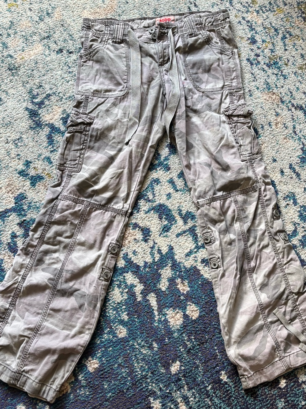 No Boundaries Gray Camo Straight Leg Cargo Pants